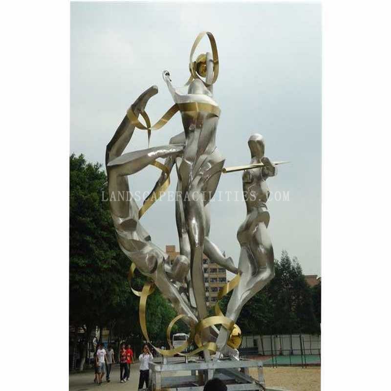 How are stainless steel sculptures used in sports venues?(pic1)